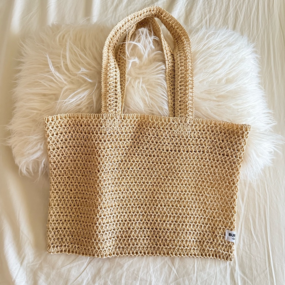 NWOT BURBERRY tote bag straw raffia bag Burberry Goddess